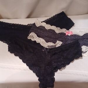 NWOT Cheeky Elegant Lace Women's Panties - Black and White
